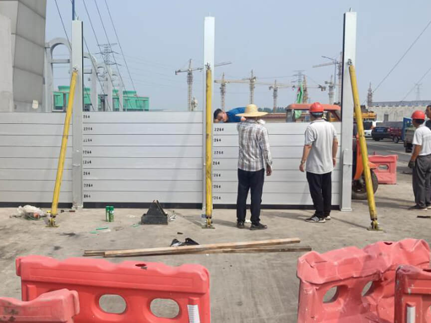 Xinhua River Flood Protection Project in Zibo, China with flood defence height 3400mm with flood defence height 4000mm.