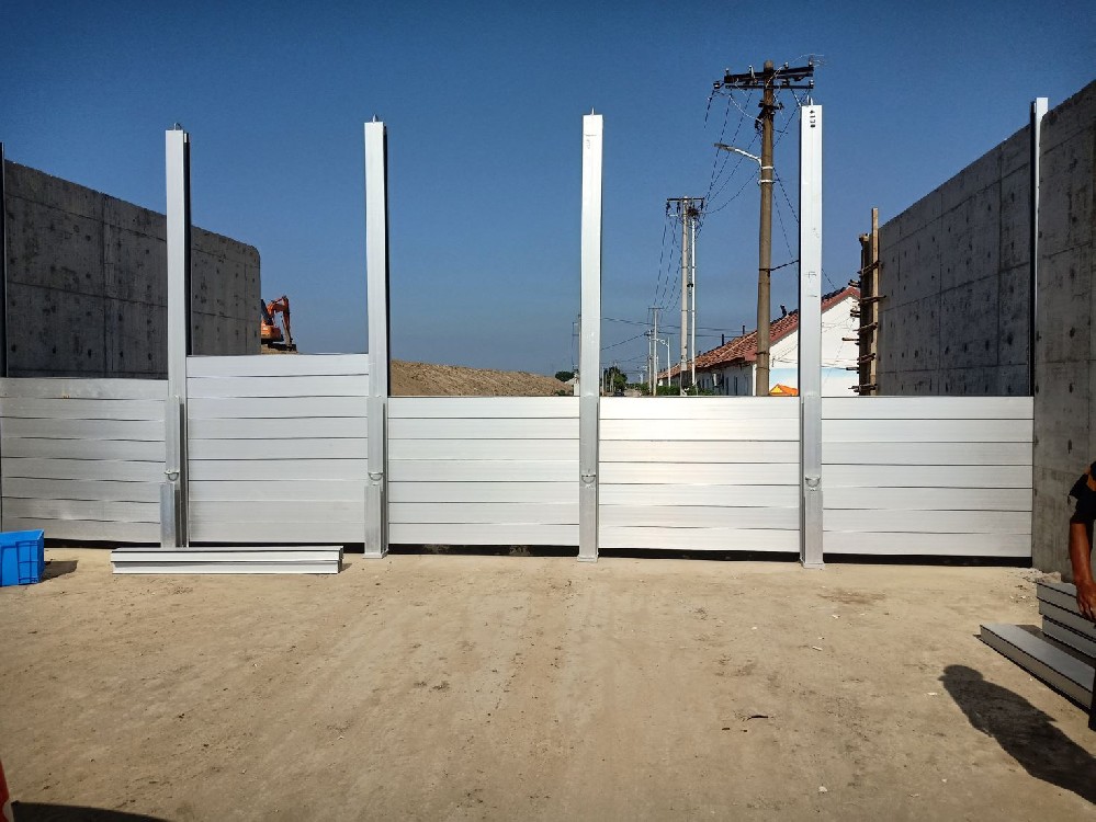 Demountable flood barrier Demountable flood barrier