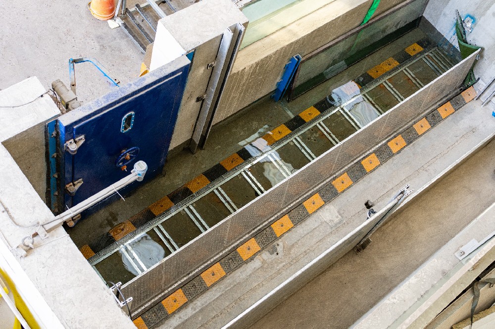 Hydrodynamic Flood Barrier